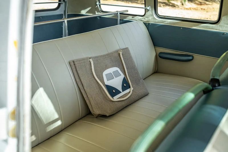 Volkswagen Multivan • 1965 • 59,500 km 3