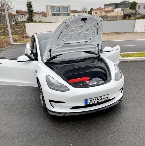 Tesla Model 3 • 2012 • 40,000 km 3
