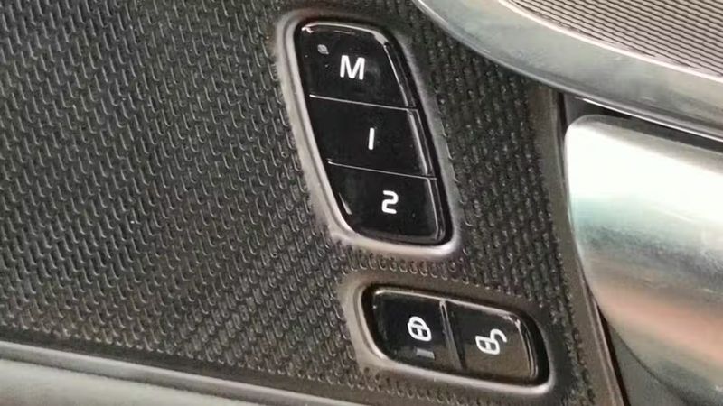 Volvo V90 • 2022 • 20,534 km 14