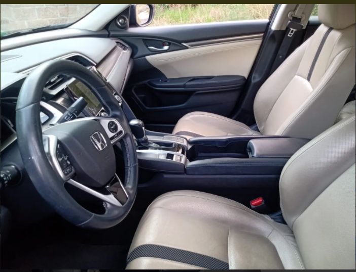 Honda Civic • 2020 • 72,000 km 8