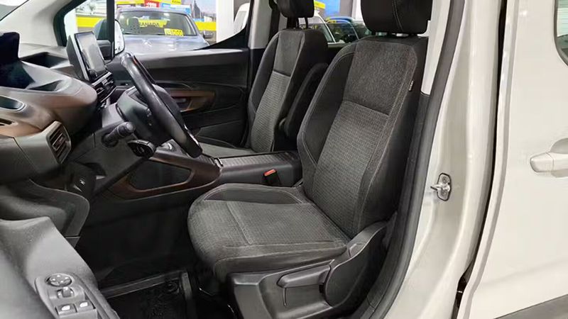 Peugeot Bipper • 2021 • 49,762 km 5