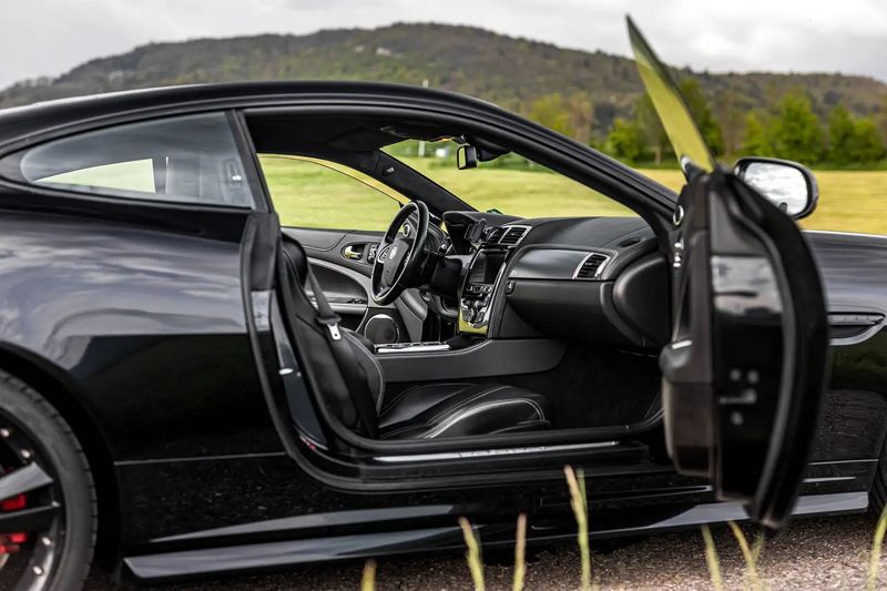 Jaguar XKR • 2012 • 89,500 km 9