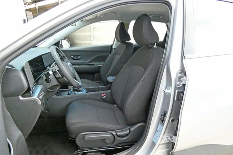 Hyundai Kona • 2023 • 9,654 km 6