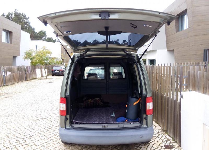 Volkswagen Caddy • 2009 • 14,000 km 4