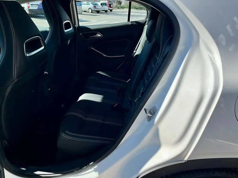 Mercedes-Benz GLA • 2019 • 118,000 km 7