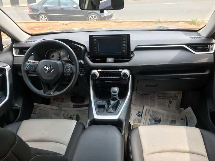 Toyota RAV4 • 2019 • 3 km 2