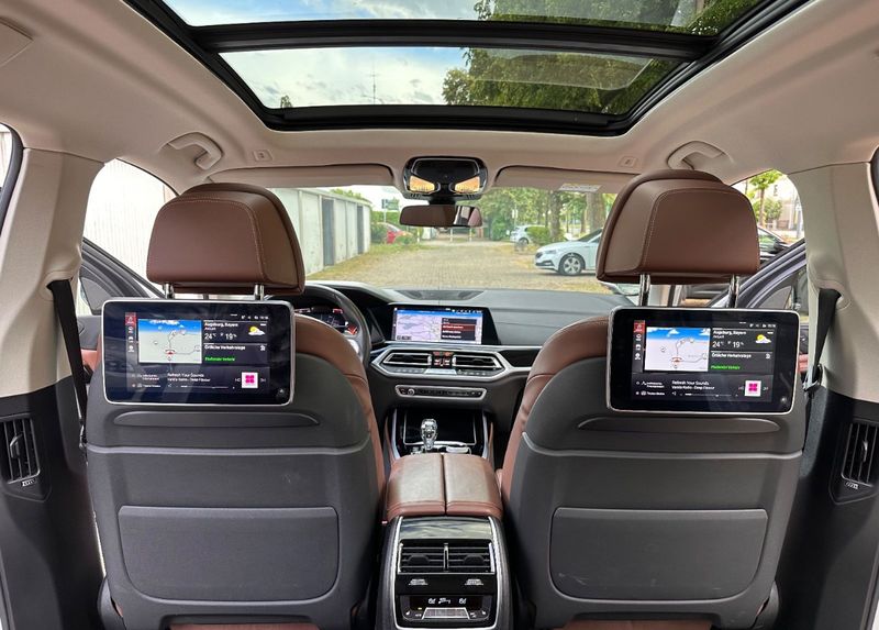 BMW X7 • 2019 • 82,000 km 15