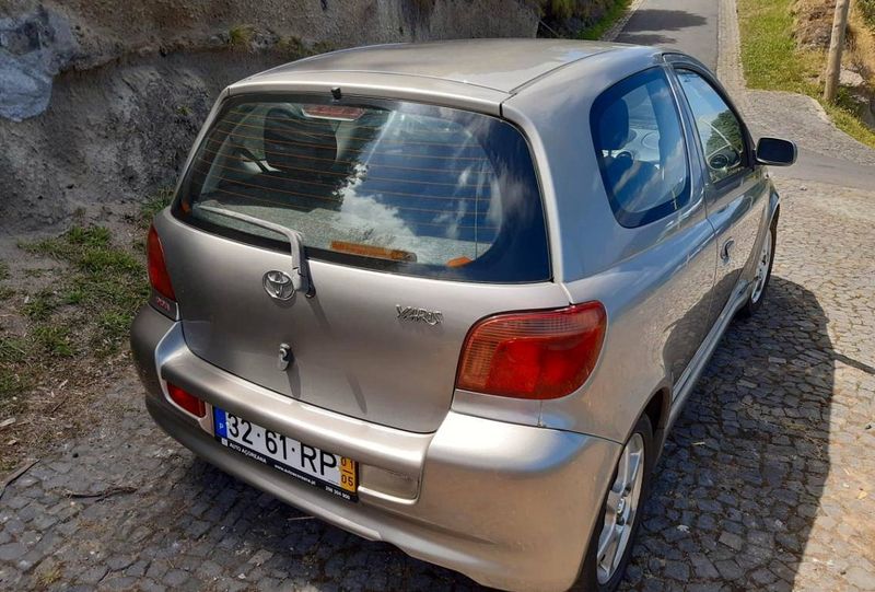 Toyota Yaris • 2001 • 180,000 km 3