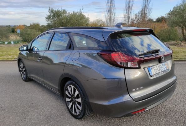 Honda Civic • 2017 • 109,000 km 3