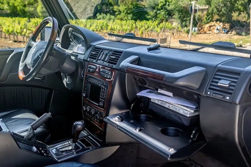 Mercedes-Benz G-Class • 2004 • 126,000 km 11