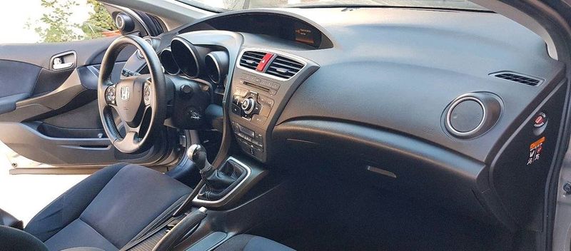 Honda Civic • 2014 • 160,000 km 7