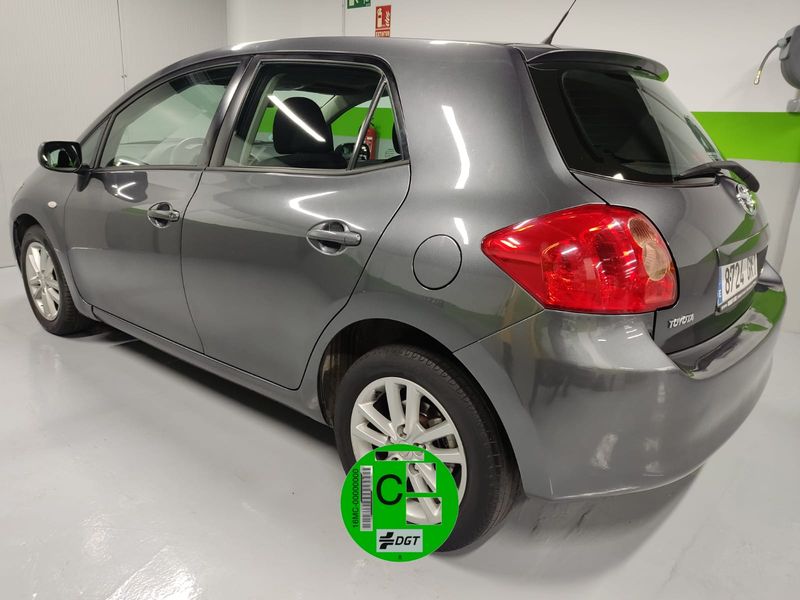 Toyota Auris • 2009 • 193,000 km 1
