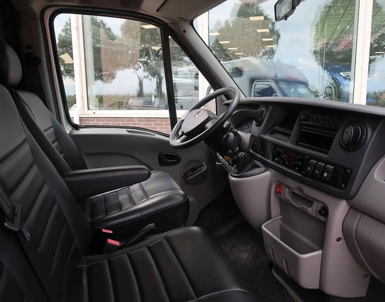 Renault Master • 2011 • 208,000 km 5