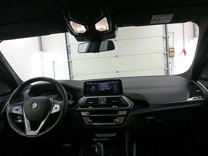 BMW X3 • 2021 • 30,190 km 5
