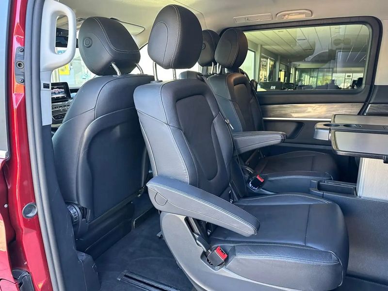 Mercedes-Benz 310 Van • 2020 • 54,000 km 4