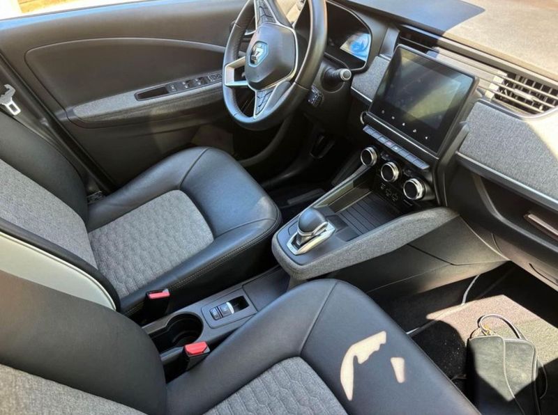 Renault Zoé • 2020 • 25,000 km 3