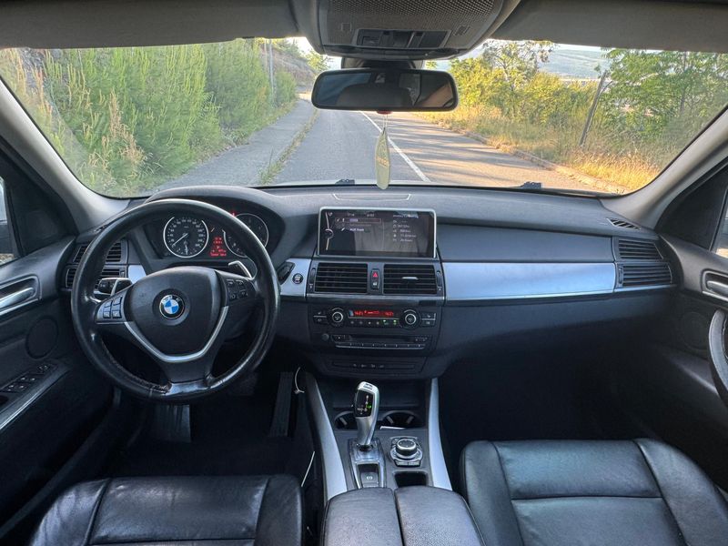 BMW X5 • 2010 • 183,000 km 9