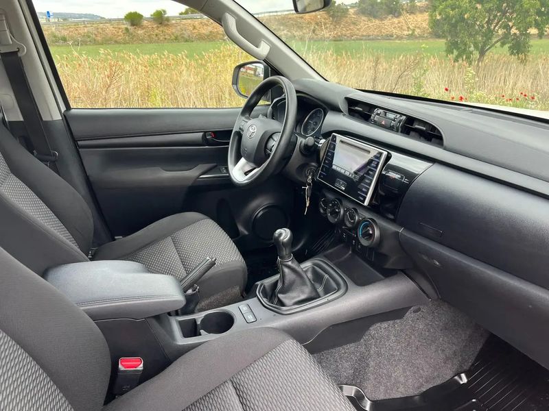 Toyota Hilux • 2017 • 137,000 km 6