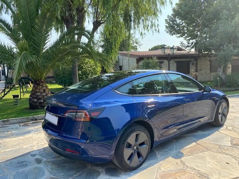 Tesla Model 3 • 2022 • 30,500 km 3