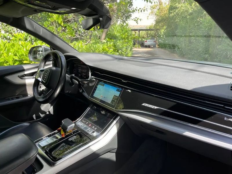 Audi Q8 • 2020 • 125,000 km 12