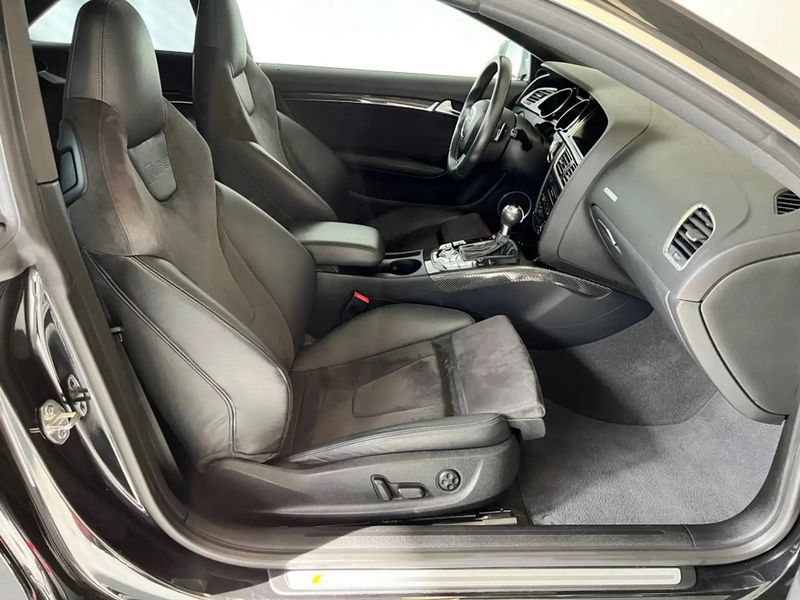 Audi A5 • 2011 • 160,000 km 2