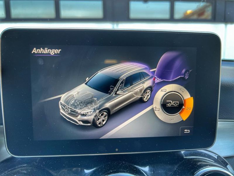 Mercedes-Benz GLC-Class • 2016 • 143,000 km 16