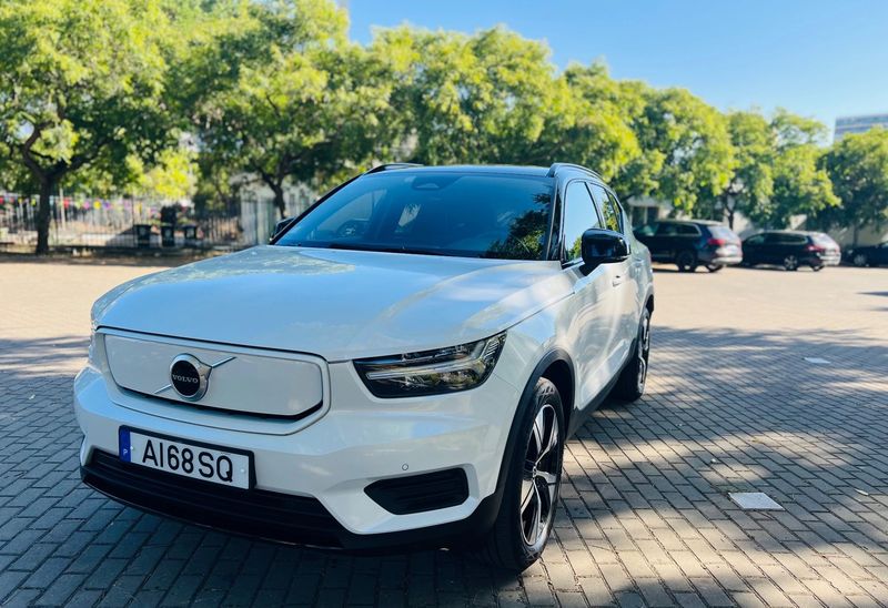 Volvo XC40 • 2021 • 48,476 km 2