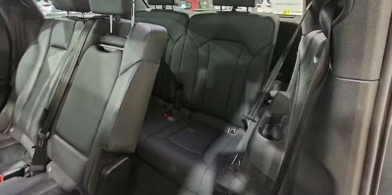 Audi Q7 • 2020 • 53,864 km 6