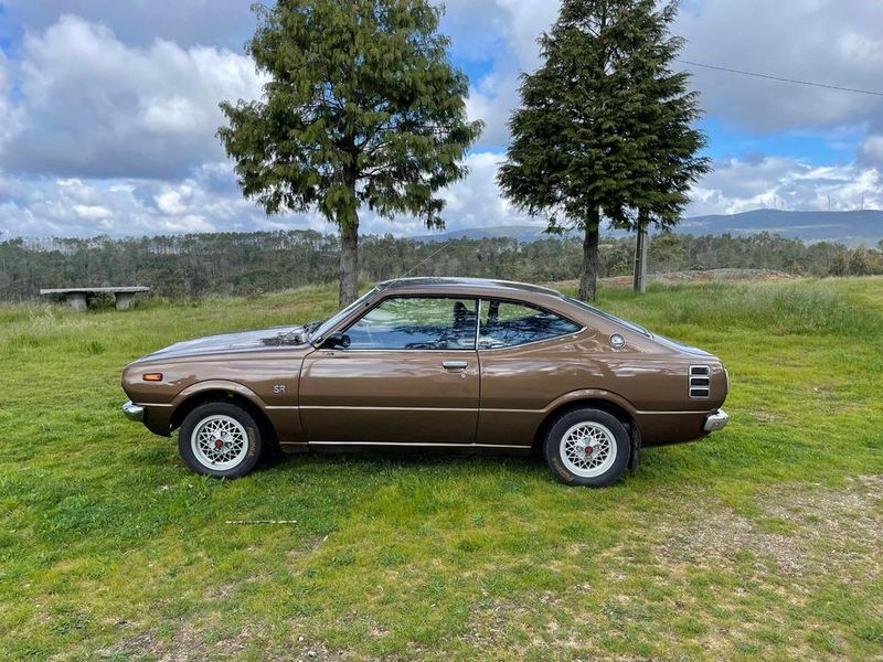 Toyota Corolla • 1976 • 80,000 km 3