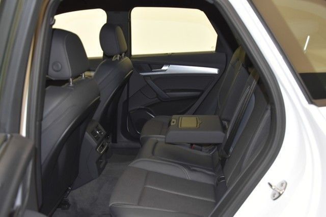 Audi Q5 • 2021 • 21,600 km 10