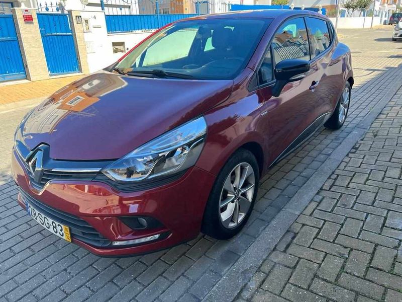 Renault Clio • 2016 • 56,142 km 4