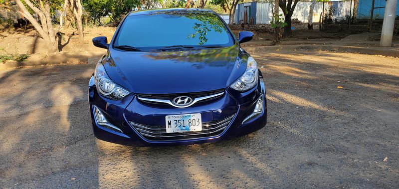 Hyundai Elantra • 2012 • 144,000 km 11