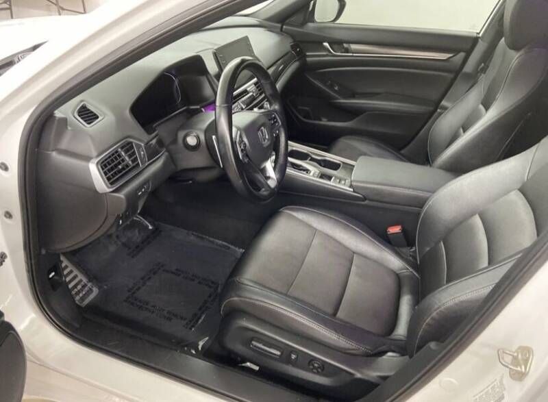 Honda Accord • 2019 • 49,844 km 6