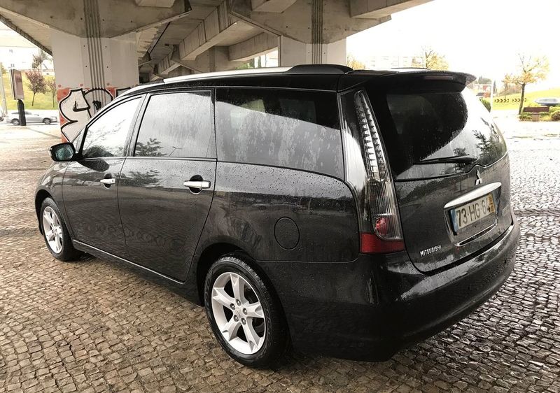 Mitsubishi Grandis • 2009 • 200,000 km 6