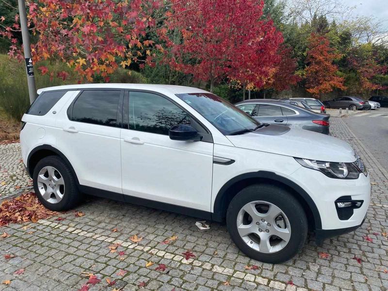 Land Rover Discovery Sport • 2018 • 26,381 km 3