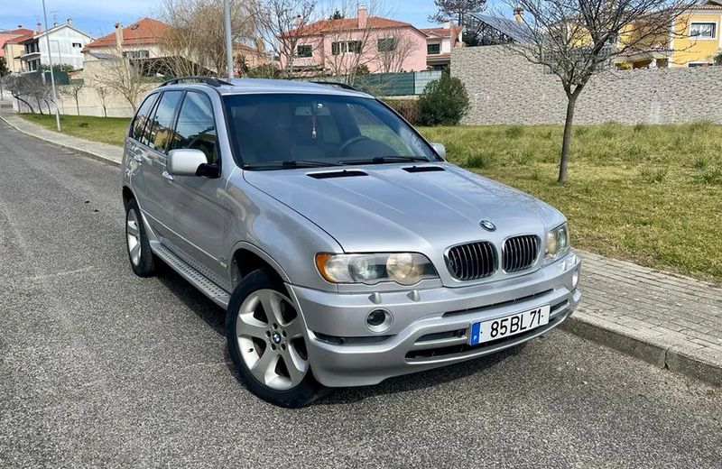 BMW X5 • 2002 • 264,000 km 1