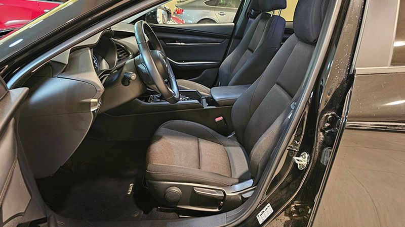 Mazda 3 • 2023 • 4,500 km 7