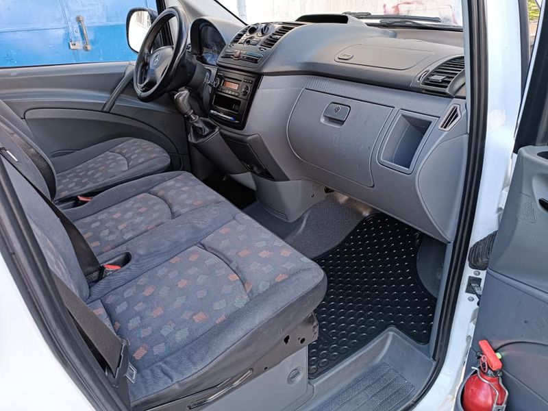 Mercedes-Benz 210 Van • 2009 • 247,000 km 2