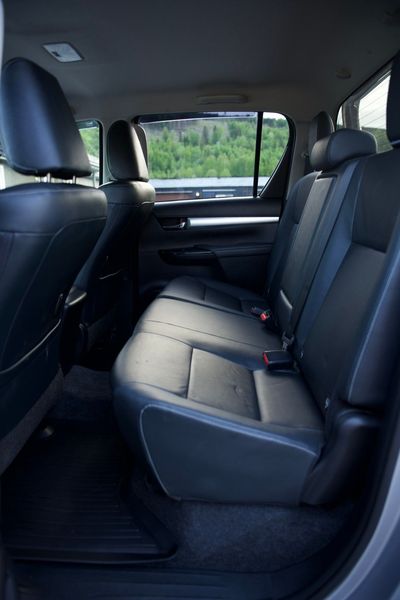 Toyota Hilux • 2016 • 87,499 km 4