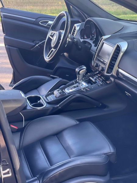Porsche Cayenne • 2016 • 141,500 km 4