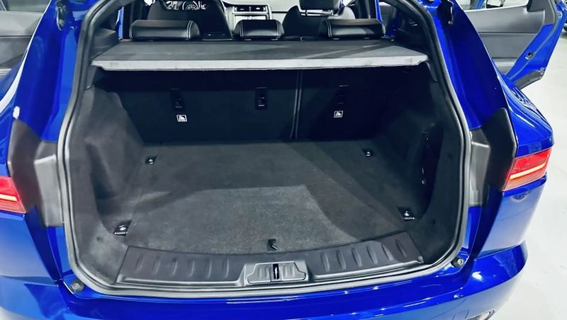 Jaguar E-PACE • 2019 • 45,000 km 7