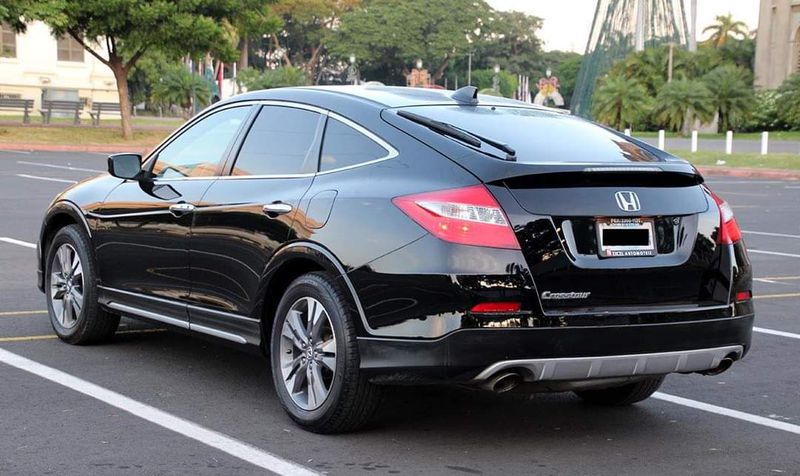 Honda Crosstour • 2014 • 123,456 km 6