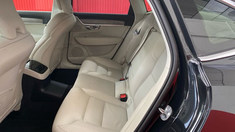 Volvo S90 • 2023 • 32,000 km 6