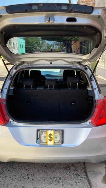 Suzuki  • 2016 • 150,000 km 9