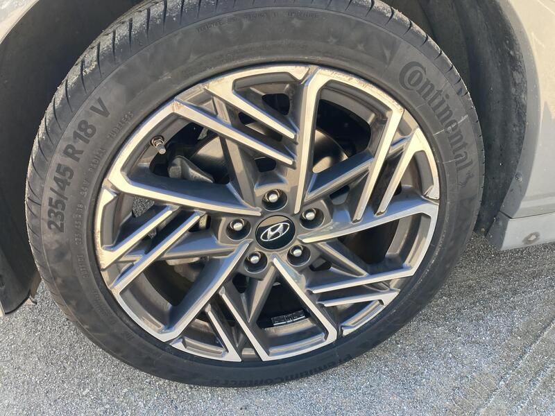 Hyundai Kona • 2021 • 50,170 km 4