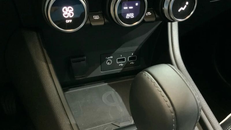 Mitsubishi ASX • 2023 • 12,700 km 15