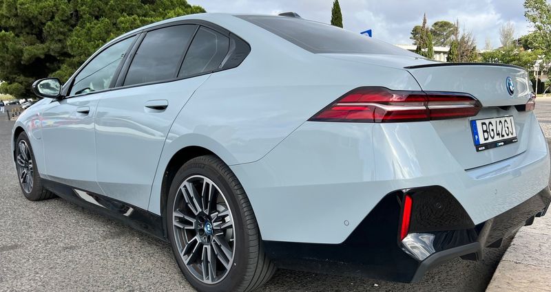 BMW 5 Series • 2024 • 7,100 km 6