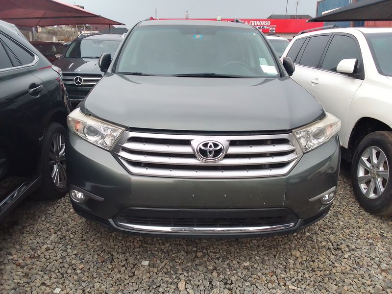 Toyota Highlander • 2013 • 107,000 km 12