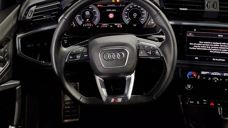 Audi Q3 • 2024 • 13,924 km 20