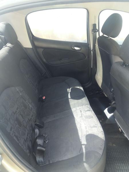 Peugeot 207 • 2011 • 196,660 km 3